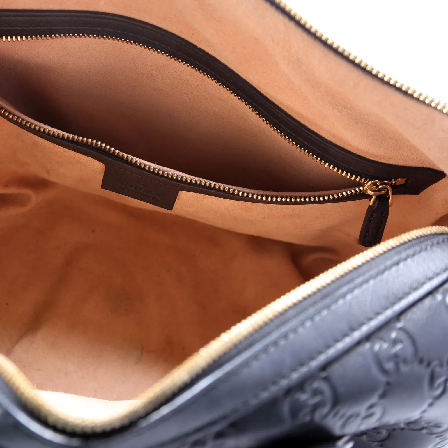 453573 Guccissma Boston Black