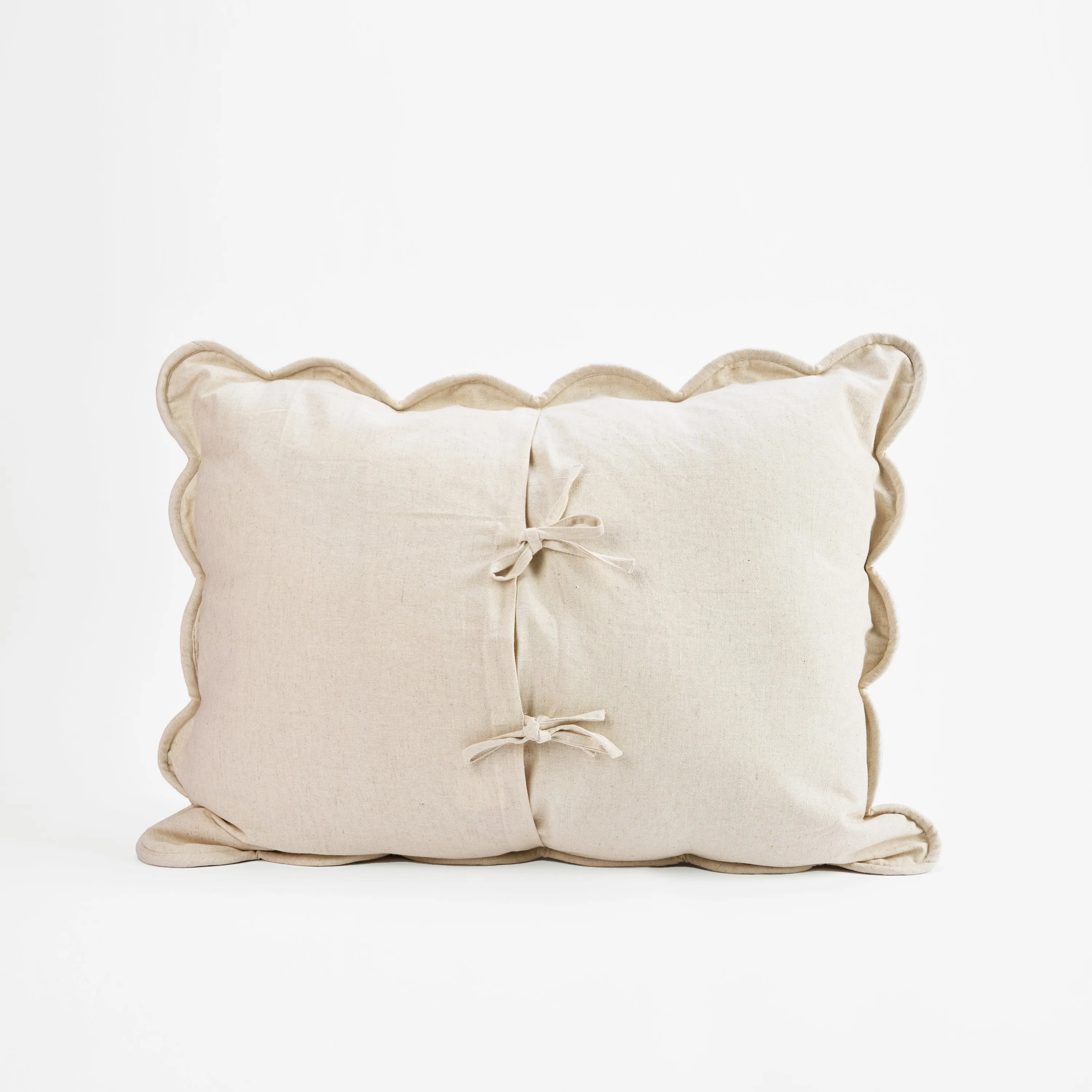 AMOUR - Beige cotton linen PILLOW SHAM with scalloped border