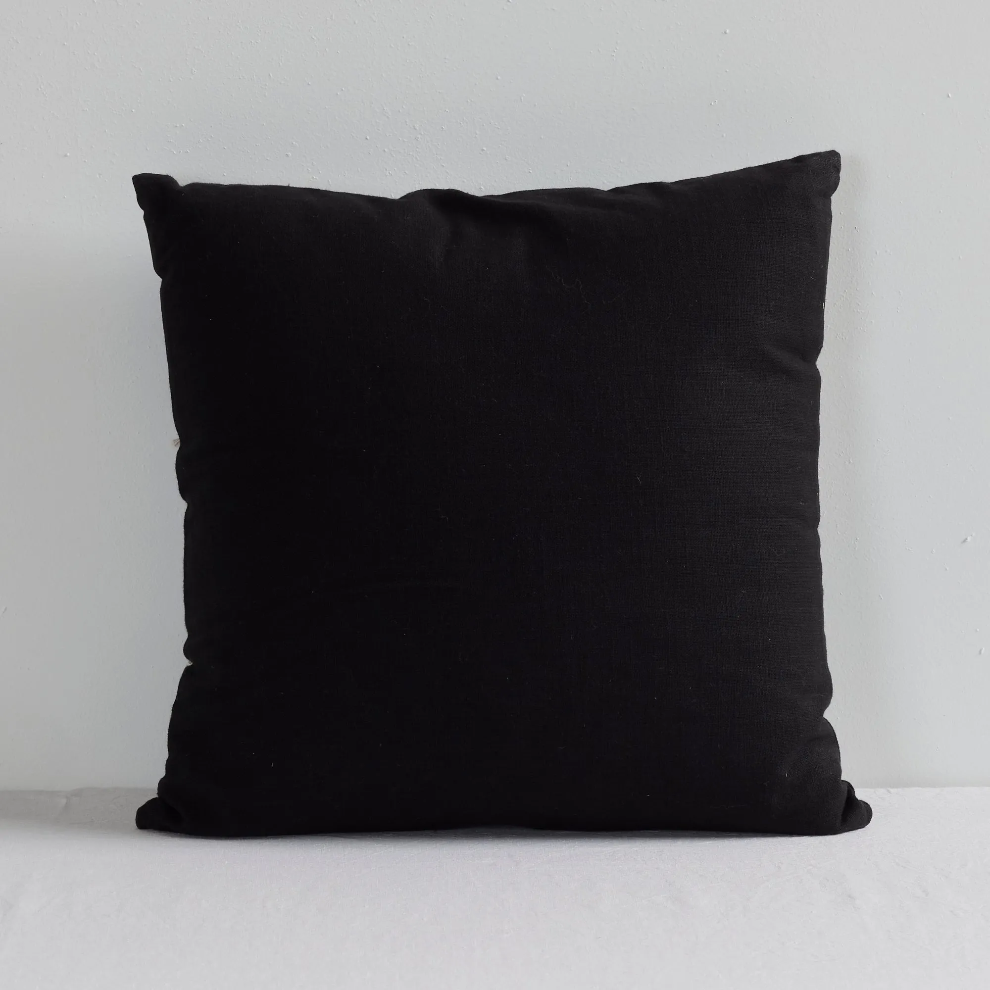 Ashton Cushion - Black/Ivory - 50x50cm