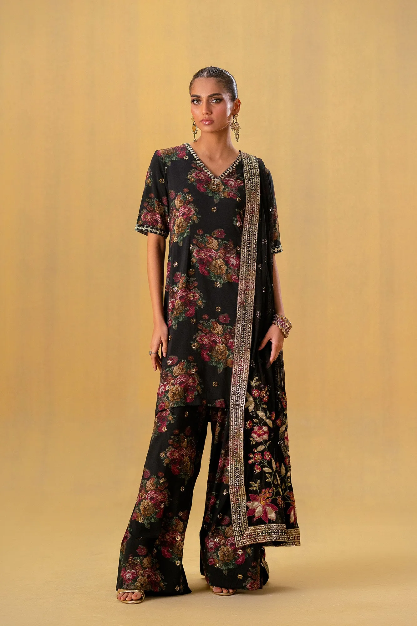 EMBROIDERED SUIT (E0645/104/901)