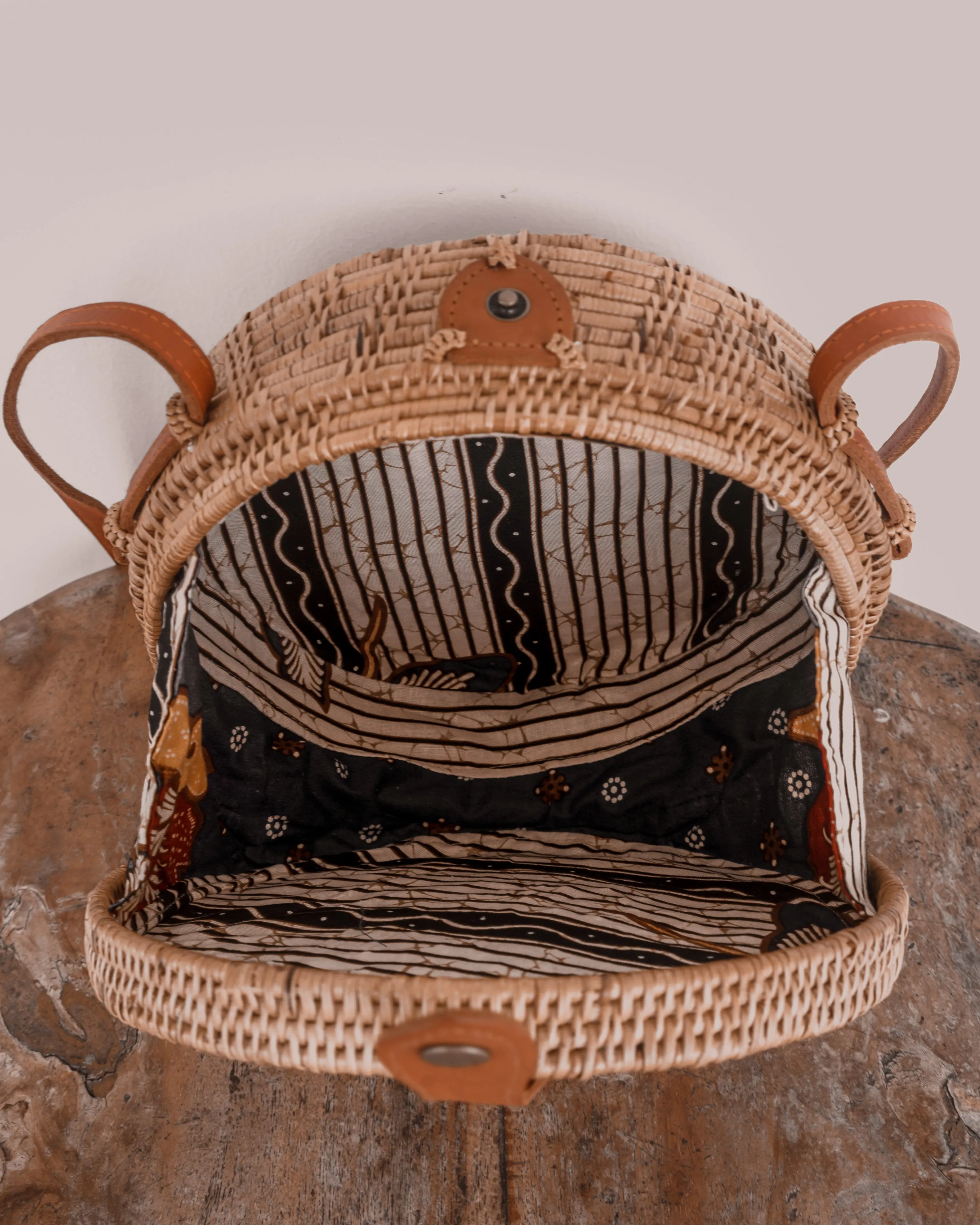 Flores Round Rattan Bag