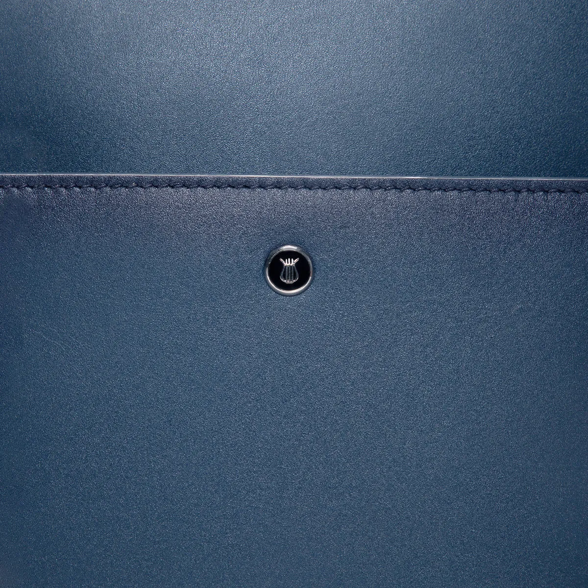 Kent Navy Crossbody Travel Bag