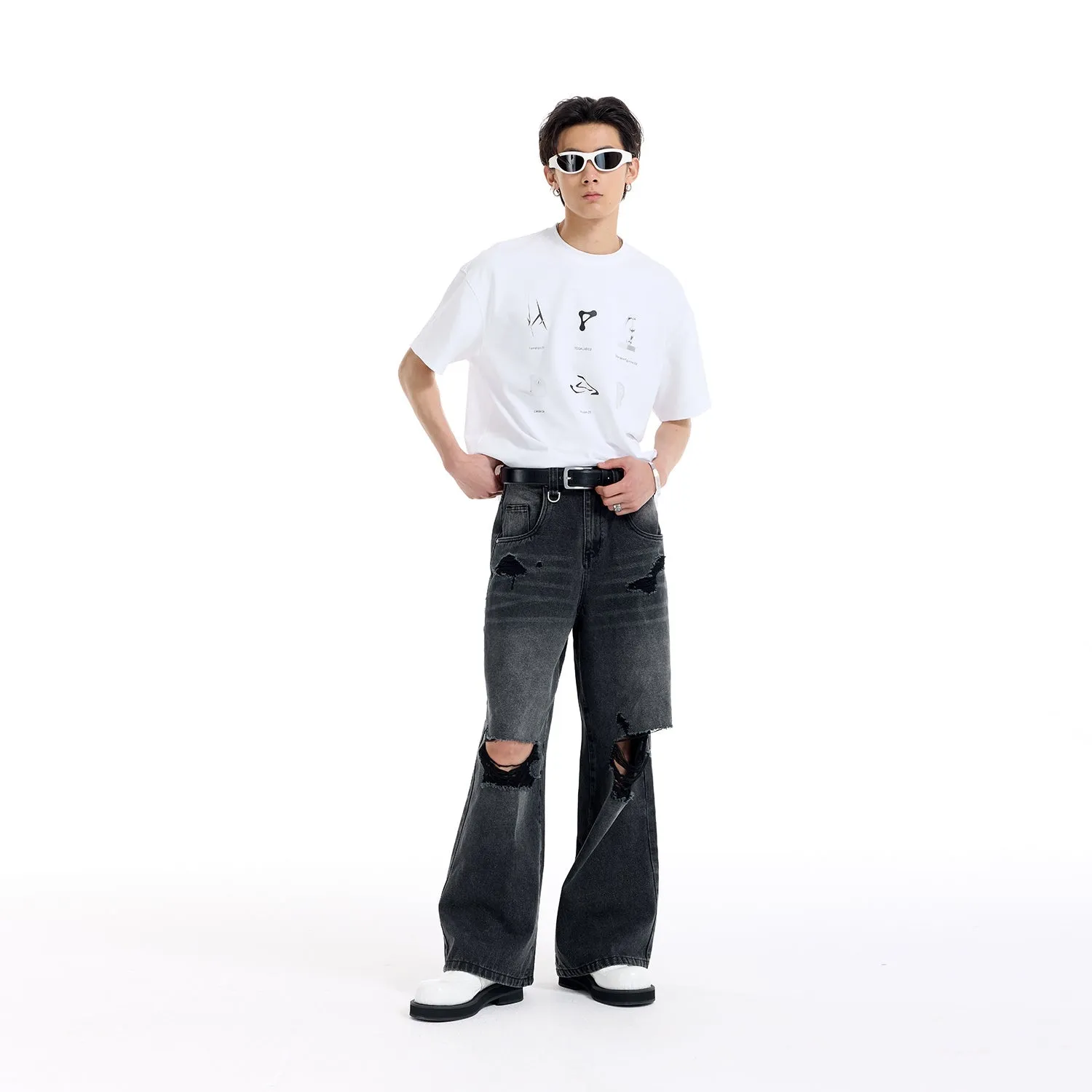 Model Graphic Casual Tee