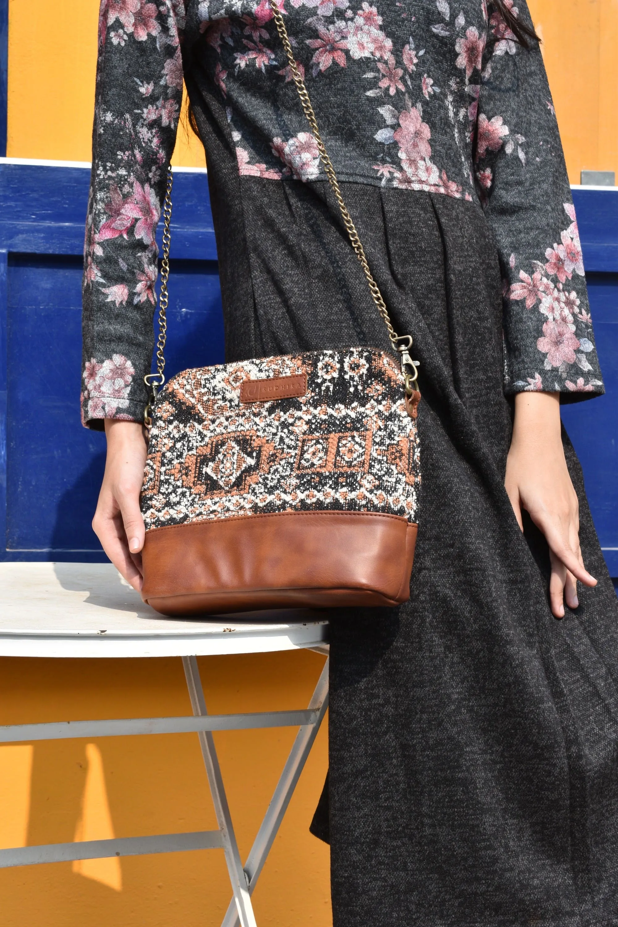 Rudhira Damask print cross body / sling bag