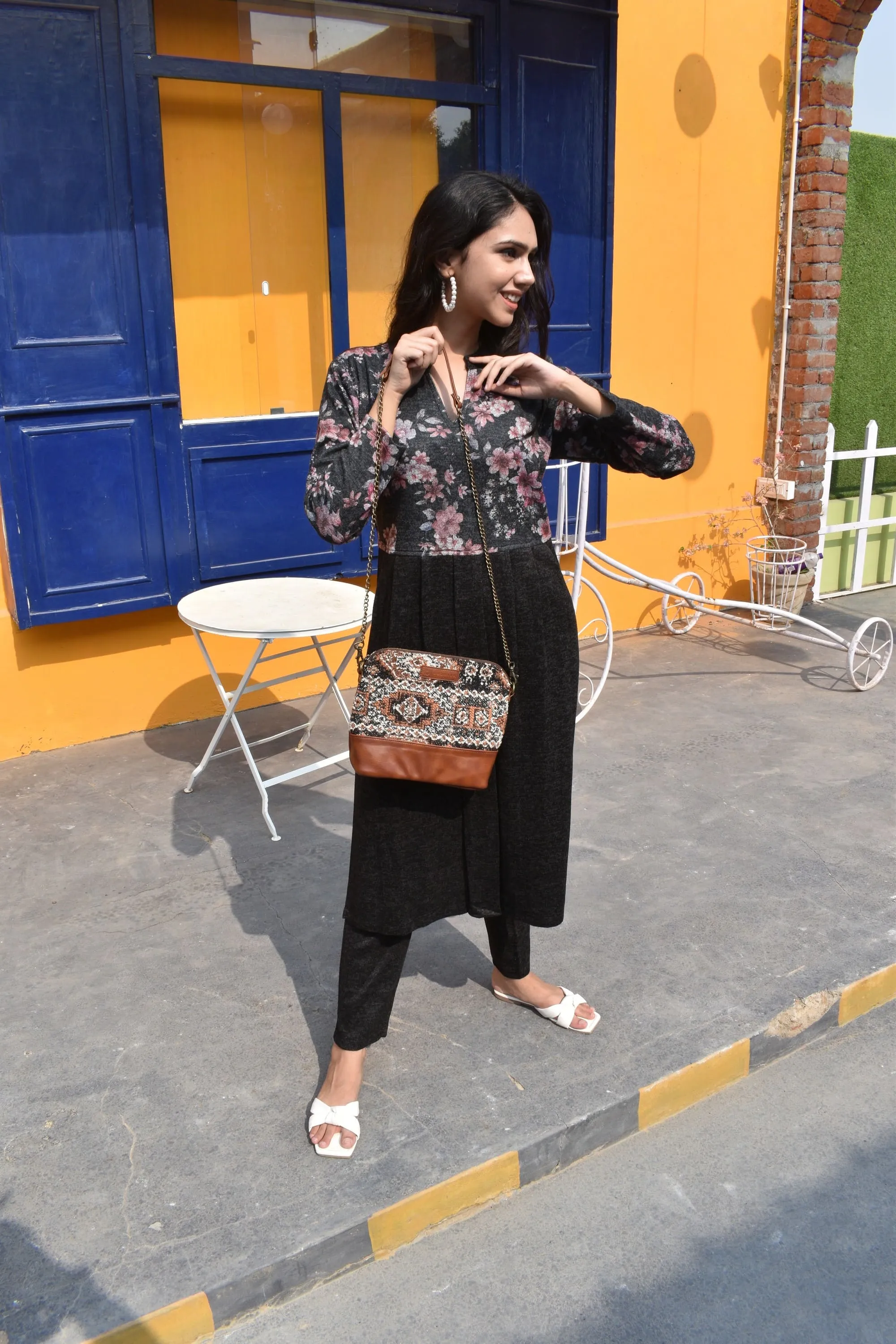 Rudhira Damask print cross body / sling bag